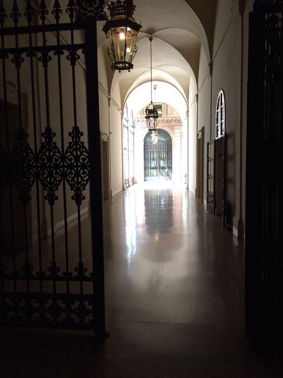 Palazzo Bargellini Panzacchi Apartments Болоня Екстериор снимка